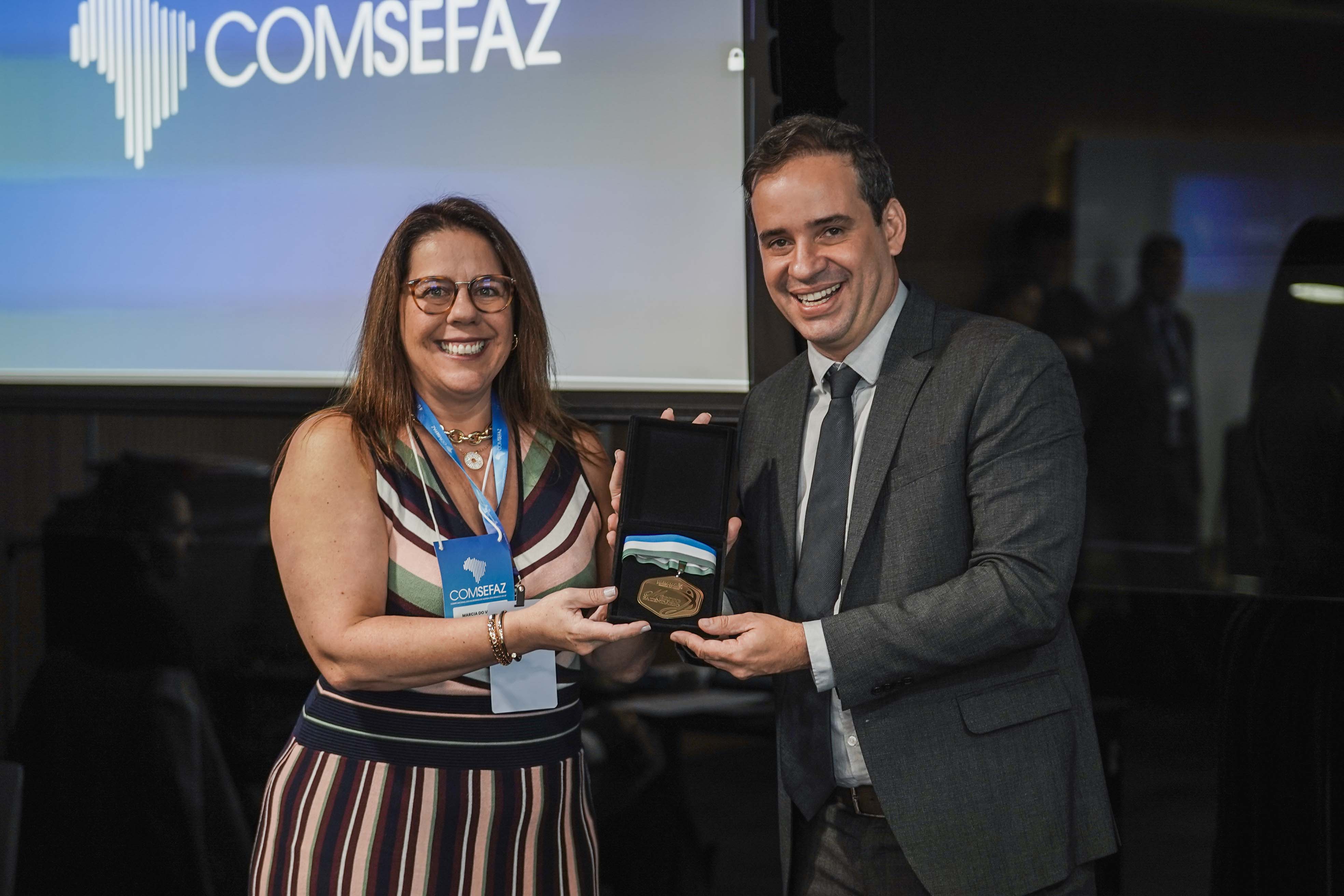Fazenda Estadual concede Medalha do Mérito Fazendário na 40ª Reunião do Comsefaz