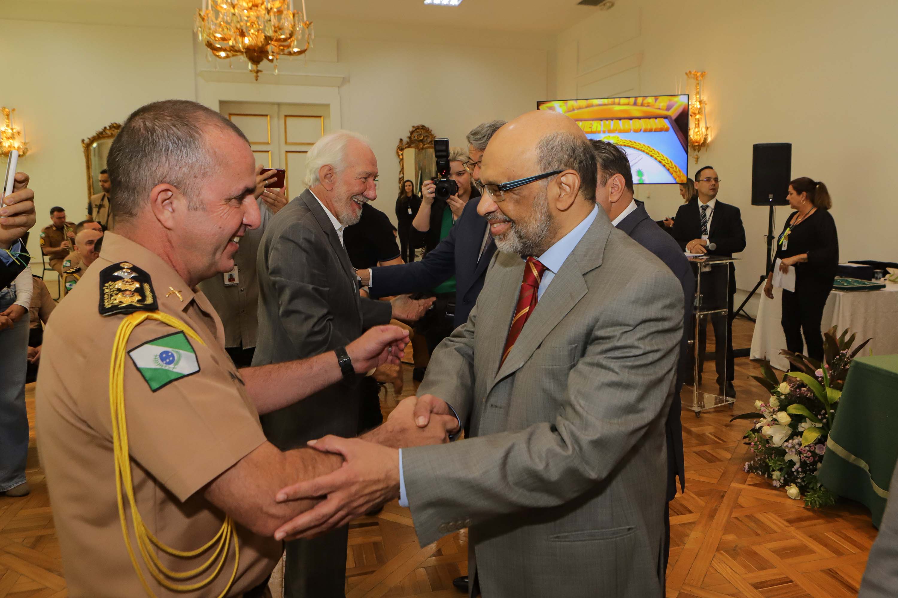 Renê Garcia Junior recebe medalha de mérito em comemoração aos 95 anos da Casa Militar