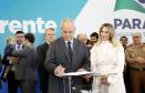 A governadora Cida Borghetti deu posse ao novo secretário da Fazenda de Estado do Paraná, José Luiz Bovo, durante cerimônia realizada na manhã desta segunda-feira (7) no Palácio Iguaçu, em Curitiba.