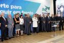 A governadora Cida Borghetti deu posse ao novo secretário da Fazenda de Estado do Paraná, José Luiz Bovo, durante cerimônia realizada na manhã desta segunda-feira (7) no Palácio Iguaçu, em Curitiba.
