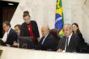 Os investimentos feitos pelo Governo do Paraná no primeiro quadrimestre de 2018 tiveram crescimento de 60% na comparação com igual período de 2017. Eles passaram de R$ 572 milhões de janeiro a abril do ano passado para R$ 916 milhões nos mesmos meses do atual exercício. Contando as obras realizadas pelas estatais paranaenses, os investimentos saltaram para R$ 1,95 bilhão no período, o que representa aumento de 38%.