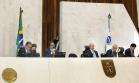 Os investimentos feitos pelo Governo do Paraná no primeiro quadrimestre de 2018 tiveram crescimento de 60% na comparação com igual período de 2017. Eles passaram de R$ 572 milhões de janeiro a abril do ano passado para R$ 916 milhões nos mesmos meses do atual exercício. Contando as obras realizadas pelas estatais paranaenses, os investimentos saltaram para R$ 1,95 bilhão no período, o que representa aumento de 38%.