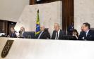Os investimentos feitos pelo Governo do Paraná no primeiro quadrimestre de 2018 tiveram crescimento de 60% na comparação com igual período de 2017. Eles passaram de R$ 572 milhões de janeiro a abril do ano passado para R$ 916 milhões nos mesmos meses do atual exercício. Contando as obras realizadas pelas estatais paranaenses, os investimentos saltaram para R$ 1,95 bilhão no período, o que representa aumento de 38%.