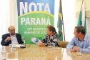 O secretário da Fazenda, Renê Garcia Júnior, entrega  os três principais prêmios do sorteio de janeiro do programa Nota Paraná. Os contemplados receberam R$ 50 mil, R$ 30 mil e R$ 20 mil.  -  Curitiba, 21/01/2018  -  Foto: José Fernando Ogura/ANPr