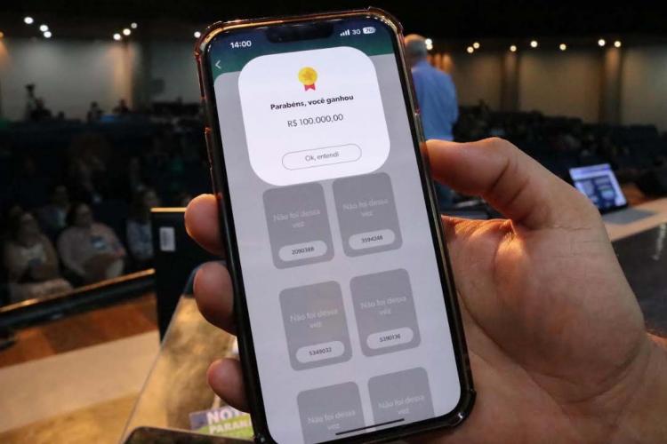 Tela do App Nota Paraná com Prêmio de 100 Mil Reais