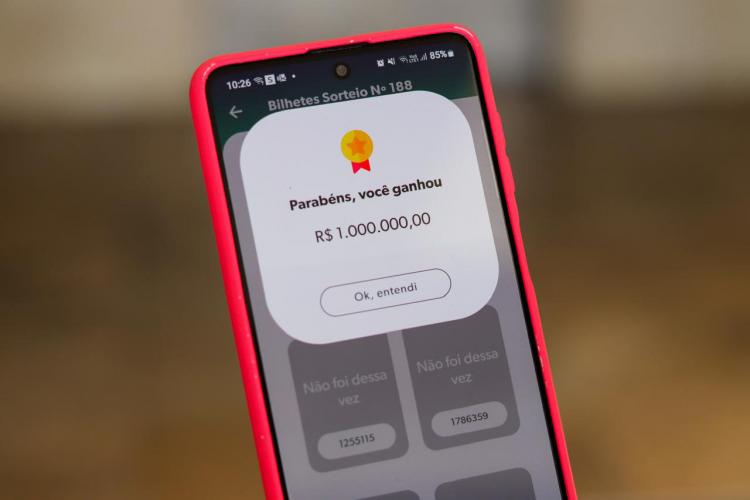 Tela do app Nota Paraná exibindo um bilhete premiado de R$ 1.000.000,00.