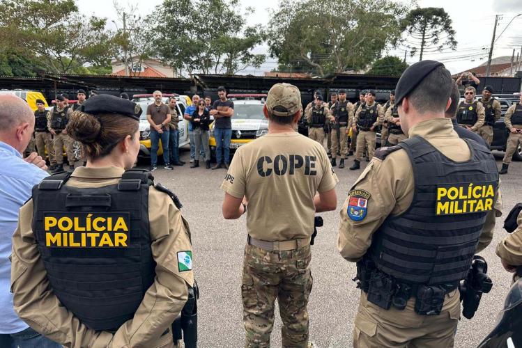 Policiais do COPE e PMPR