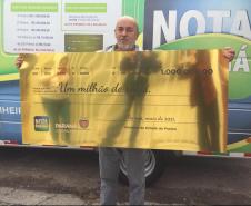 Aposentado recebe prêmio de R$ 1 milhão do Nota Paraná