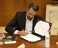 Com apoio do Estado, DAF confirma investimento de R$ 395 milhões em fábrica de Ponta Grossa Foto: Ari Dias/AEN Com apoio do Estado, DAF confirma investimento de R$ 395 milhões em fábrica de Ponta Grossa