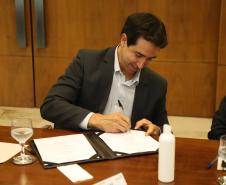 Com apoio do Estado, DAF confirma investimento de R$ 395 milhões em fábrica de Ponta Grossa Foto: Ari Dias/AEN Com apoio do Estado, DAF confirma investimento de R$ 395 milhões em fábrica de Ponta Grossa