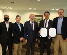 Com apoio do Estado, DAF confirma investimento de R$ 395 milhões em fábrica de Ponta Grossa Foto: Ari Dias/AEN Com apoio do Estado, DAF confirma investimento de R$ 395 milhões em fábrica de Ponta Grossa
