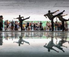 As regras de concessão do auxílio são as mesmas do benefício instituído na metade do ano para outras categorias. O cadastro estará aberto a partir desta semana no site do programa.