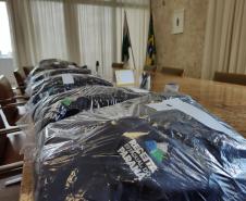 Fazenda entrega novos uniformes aos auditores fiscais da Receita Estadual