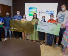 Ganhador de R$ 1 milhão do Nota Paraná recebe prêmio no dia do seu aniversário