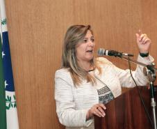 A secretária Jozélia Nogueira iniciou os trabalhos já na manhã dessa terça-feira (8). Antes, porém, acompanhada do diretor geral da pasta, Vitor Puppi, participou de solenidade de transmissão de cargo no Auditório da Secretaria da Fazenda. Ela substitui o deputado federal Luiz Carlos Hauly, que retorna à Câmara Federal.  