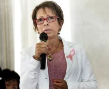 Na manhã desta sexta-feira (18), servidoras da Secretaria da Fazenda e da Receita Estadual participaram de um café com a finalidade de alertá-las sobre a necessidade da prevenção ao câncer de mama. A secretária Jozélia Nogueira enfatizou a importância da mulher “dar mais atenção à saúde” fazendo os exames periódicos para evitar o surgimento de doenças. 