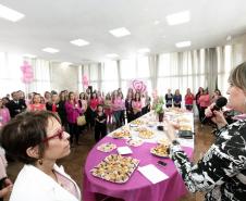 Na manhã desta sexta-feira (18), servidoras da Secretaria da Fazenda e da Receita Estadual participaram de um café com a finalidade de alertá-las sobre a necessidade da prevenção ao câncer de mama. A secretária Jozélia Nogueira enfatizou a importância da mulher “dar mais atenção à saúde” fazendo os exames periódicos para evitar o surgimento de doenças. 