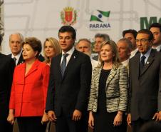 O governador Beto Richa anunciou nesta terça-feira (29/10), durante o evento com a presidente Dilma Rousseff, em Curitiba, a liberação pelo governo federal de financiamentos nacionais e internacionais para o Paraná que somam R$ 3,9 bilhões. 