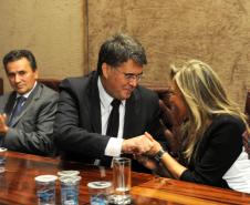 “Trabalho, trabalho e trabalho.” Assim o novo secretário da Fazenda, Luiz Eduardo Sebastiani, definiu como será sua gestão à frente da pasta. Ele destacou que para isso conta com um grupo de elite do funcionalismo público, ao se referir aos auditores fiscais e demais funcionários da secretaria e da Receita Estadual. 