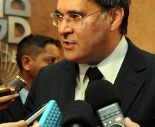 “Trabalho, trabalho e trabalho.” Assim o novo secretário da Fazenda, Luiz Eduardo Sebastiani, definiu como será sua gestão à frente da pasta. Ele destacou que para isso conta com um grupo de elite do funcionalismo público, ao se referir aos auditores fiscais e demais funcionários da secretaria e da Receita Estadual. 