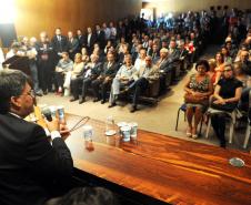 “Trabalho, trabalho e trabalho.” Assim o novo secretário da Fazenda, Luiz Eduardo Sebastiani, definiu como será sua gestão à frente da pasta. Ele destacou que para isso conta com um grupo de elite do funcionalismo público, ao se referir aos auditores fiscais e demais funcionários da secretaria e da Receita Estadual. 