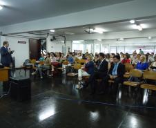 O Inspetor Regional de Tributação da 8ª Delegacia Regional da Receita de Londrina, Dalton Lazaro Soares, ministrou palestra para cerca de 230 alunos do 4º ano do Curso de Direito da Universidade Estadual de Londrina (UEL) na “Semana de Integração”, em fevereiro. A promoção foi do Escritório de Aplicação de Assuntos Jurídicos (EAAJ) e da Coordenação de Estágio do Curso de Direito com o objetivo de capacitar alunos sobre o Sistema ITCMD WEB.