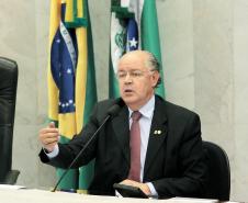 O Paraná arrecadou R$ 18,17 bilhões entre janeiro e agosto deste ano, o que representou aumento de 13,2% sobre os R$ 16,05 bilhões de receita contabilizada pelo Fisco em igual período de 2001. Os números foram apresentados no final da manhã desta quarta-feira (19), na Assembleia Legislativa do Paraná, pelo secretário de Estado da Fazenda, Luiz Carlos Hauly, que afirmou aos deputados que o Orçamento de 2012 será cumprido. “Está tudo sob controle”, assegurou.