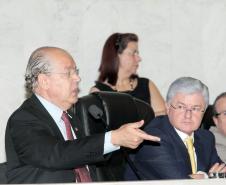 O Paraná arrecadou R$ 18,17 bilhões entre janeiro e agosto deste ano, o que representou aumento de 13,2% sobre os R$ 16,05 bilhões de receita contabilizada pelo Fisco em igual período de 2001. Os números foram apresentados no final da manhã desta quarta-feira (19), na Assembleia Legislativa do Paraná, pelo secretário de Estado da Fazenda, Luiz Carlos Hauly, que afirmou aos deputados que o Orçamento de 2012 será cumprido. “Está tudo sob controle”, assegurou.