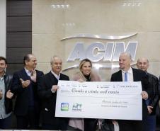 A governadora Cida Borghetti entregou os três maiores prêmios do 31º sorteio do Programa Nota Paraná em solenidade realizada nesta sexta-feira (15)