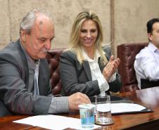 Governadora Cida Borghetti assina a promoção de 41 auditores da Receita Estadual.