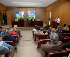 Os ganhadores dos prêmios de R$ 200 mil, R$ 120 mil e R$ 80 mil recebem os cheques na 33ª premiação do programa Nota Paraná, que neste mês de agosto completa três anos de criação. Por ser o sorteio especial dos pais, o valor das premiações foi multiplicado por quatro. Curitiba,16/08/2018 Foto:Jaelson Lucas / ANPr