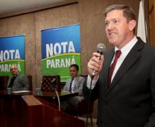 Os ganhadores dos prêmios de R$ 200 mil, R$ 120 mil e R$ 80 mil recebem os cheques na 33ª premiação do programa Nota Paraná, que neste mês de agosto completa três anos de criação. Por ser o sorteio especial dos pais, o valor das premiações foi multiplicado por quatro. Curitiba,16/08/2018 Foto:Jaelson Lucas / ANPr