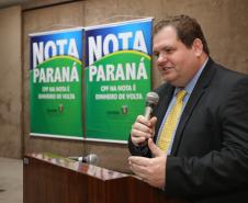 Governo do Estado entrega os três prêmios aos ganhadores do sorteio especial do Nota Paraná na Secretaria da Fazenda. Por ser o mês dos Namorados, o valor dos prêmios foi multiplicado por quatro e três contemplados recebem R$ 200 mil, R$ 120 mil e R$ 80 mil.  -  Curitiba, 19/06/2019  -  Foto: José Fernando Ogura/ANPr