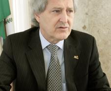A Assembleia Legislativa aprovou nesta terça-feira (28) a redação final do projeto que atualiza a legislação do Imposto sobre Circulação de Mercadorias e Serviços (ICMS) no Paraná, tornando mais ágeis as ações e facilitando a relação do Fisco estadual com os contribuintes. Proposto pelo Governo do Estado, a matéria segue para sanção do governador Beto Richa. 