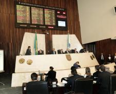 Nos oito primeiros meses de 2013, o Paraná totalizou R$ 15,7 bilhões em receita própria, o que representou aumento de 12,93% sobre os R$ 13,9 bilhões arrecadados em igual período do ano passado. Os números constam do balanço do 2º quadrimestre das contas do Estado, que o secretário estadual da Fazenda, Luiz Carlos Hauly, apresentou em audiência pública realizada na Assembleia Legislativa do Paraná, na tarde desta segunda-feira (30/9).