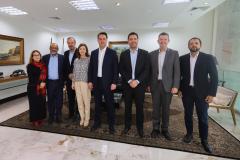 Em parceria com a Audi, Paraná lança projeto que vai levar teatro para crianças de 96 municípios