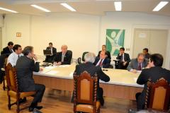 Os secretários estaduais de Fazenda do Sul e Sudeste reuniram-se nesta quarta-feira (22), no auditório da Secretaria da Fazenda do Rio Grande do Sul (Sefaz), em Porto Alegre, e chegaram a um acordo na elaboração da proposta de convênio que será levada ao Conselho Nacional de Política Fazendária (Confaz), e que estabelece condições e regras de tributação, para solucionar a guerra fiscal. 