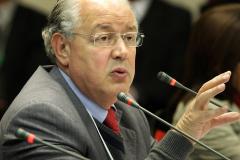 Em julho, o governo do Paraná repassou aos municípios  R$ 489,93 milhões correspondentes ao total dos valores do ICMS e IPVA, o que representa aumento de 20,55%, na comparação com os  R$ 386,32 milhões de igual mês de 2011, já descontada a inflação do período.  Nos sete primeiros meses de 2012, o repasse dos dois tributos cresceu 9,29%, passando dos R$ 2,83 bilhões do ano passado para os atuais R$ 3,26 bilhões.   