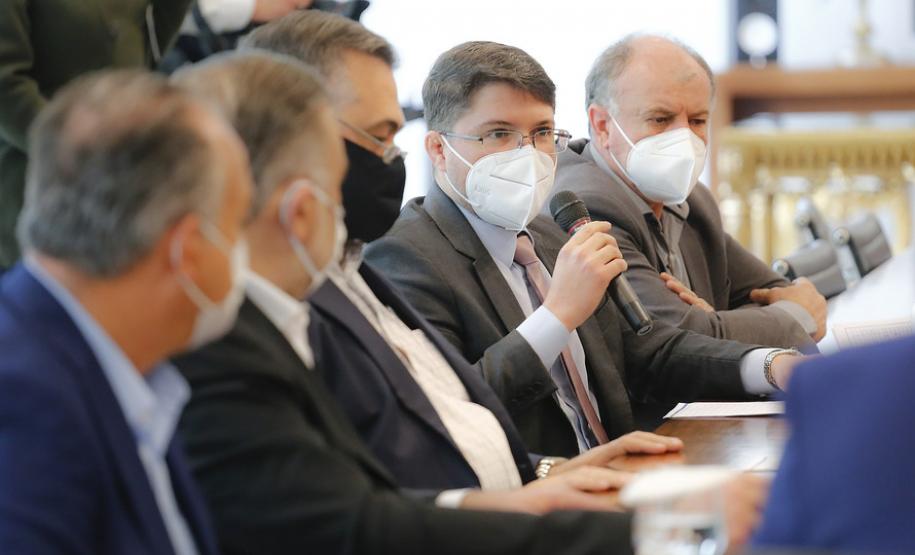 Parceria com a Volks permite ao Estado ampliar investimento em saúde e conhecimento