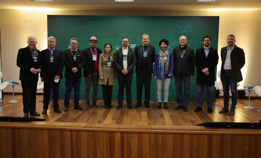 Governo do Paraná reforça parcerias para fortalecer os ecossistemas de inovação Foto: SETI Governo do Paraná reforça parcerias para fortalecer os ecossistemas de inovação -