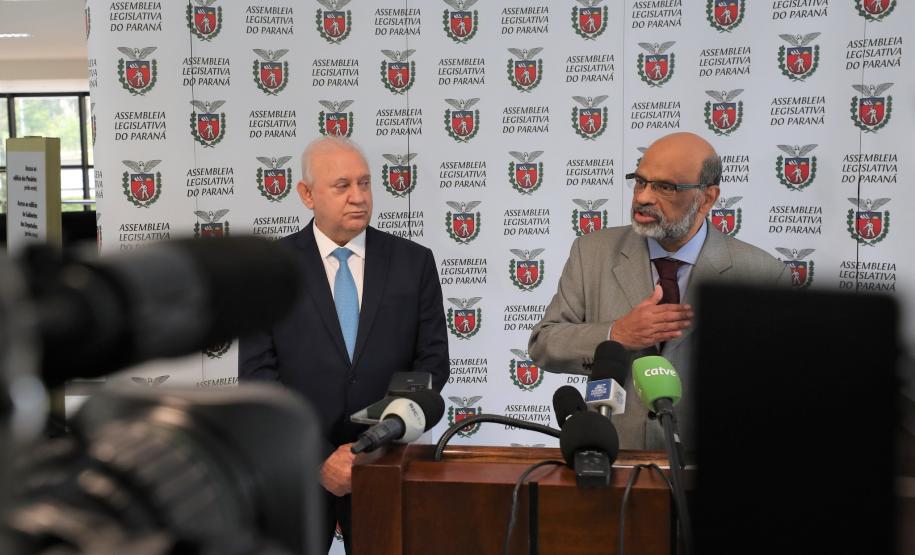 Secretário estadual da Fazenda, Renê de Oliveira Garcia Junior, apresenta os dados relativos ao cumprimento das metas fiscais dos primeiros quatro meses de 2022