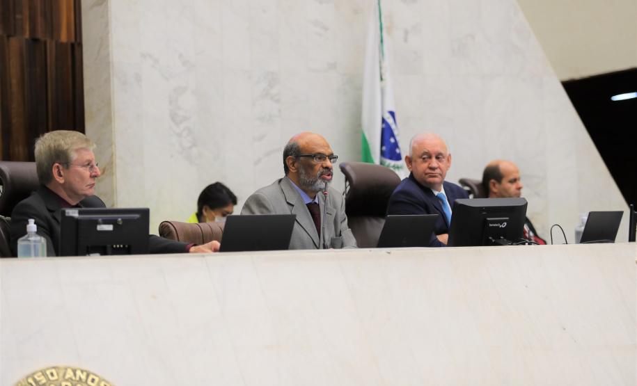 Secretário estadual da Fazenda, Renê de Oliveira Garcia Junior, apresenta os dados relativos ao cumprimento das metas fiscais dos primeiros quatro meses de 2022