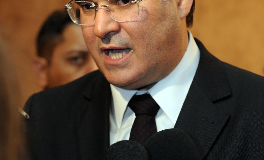 A liquidação de pendências atinge 85% do total de fornecedores que têm débitos a receber do Estado. Montante de restos a pagar até 31 de dezembro de 2013, empenhados e liquidados, é de R$ 637,8 milhões, informou o secretário da Fazenda, Luiz Eduardo Sebastiani.