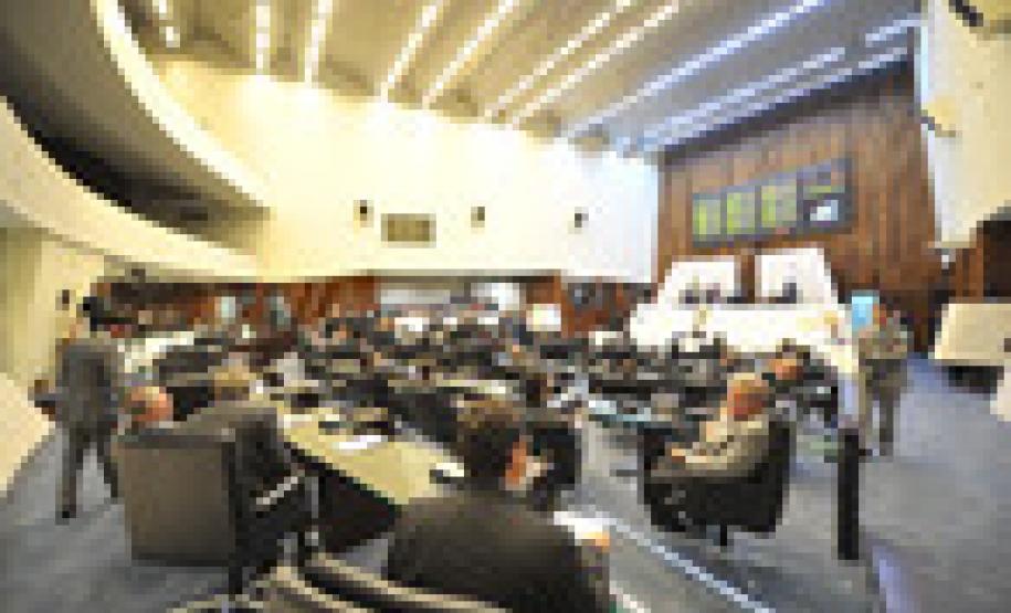 Assembleia aprova projeto que ajusta a previdência dos servidores Assembleia aprova projeto que ajusta a previdência