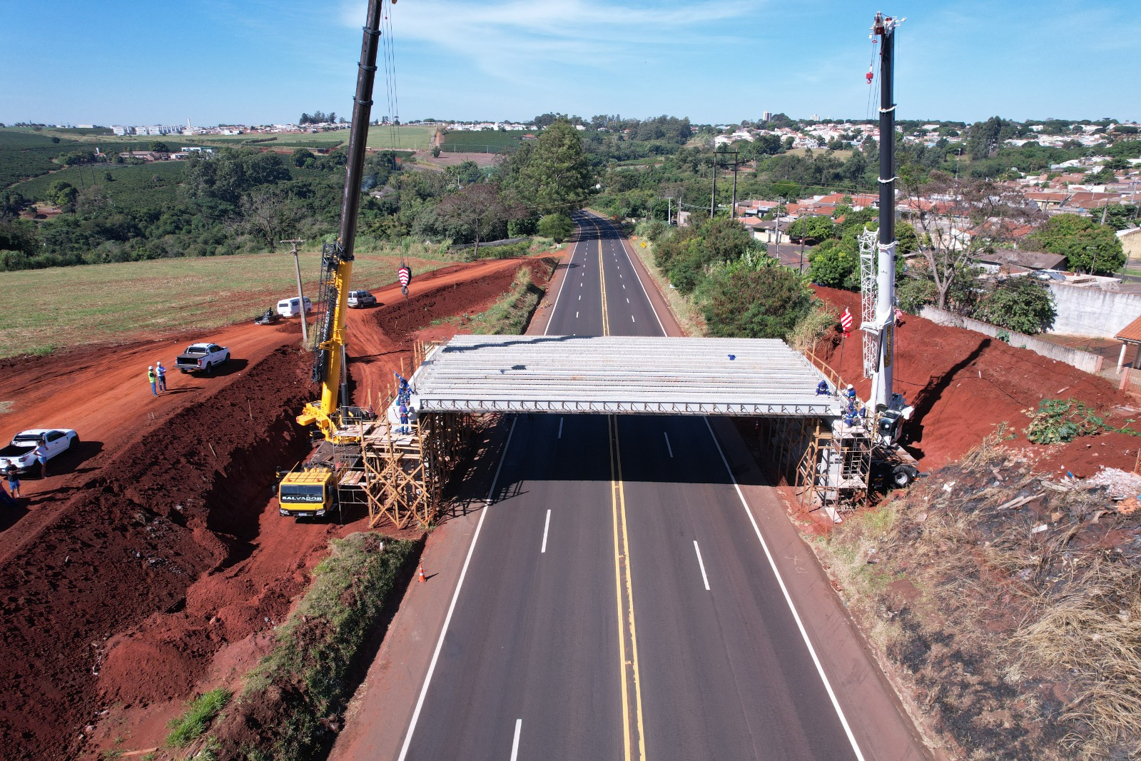 pr-444_lancamento_de_vigas_em_viadutos_de_mandaguari_3_0.jpg