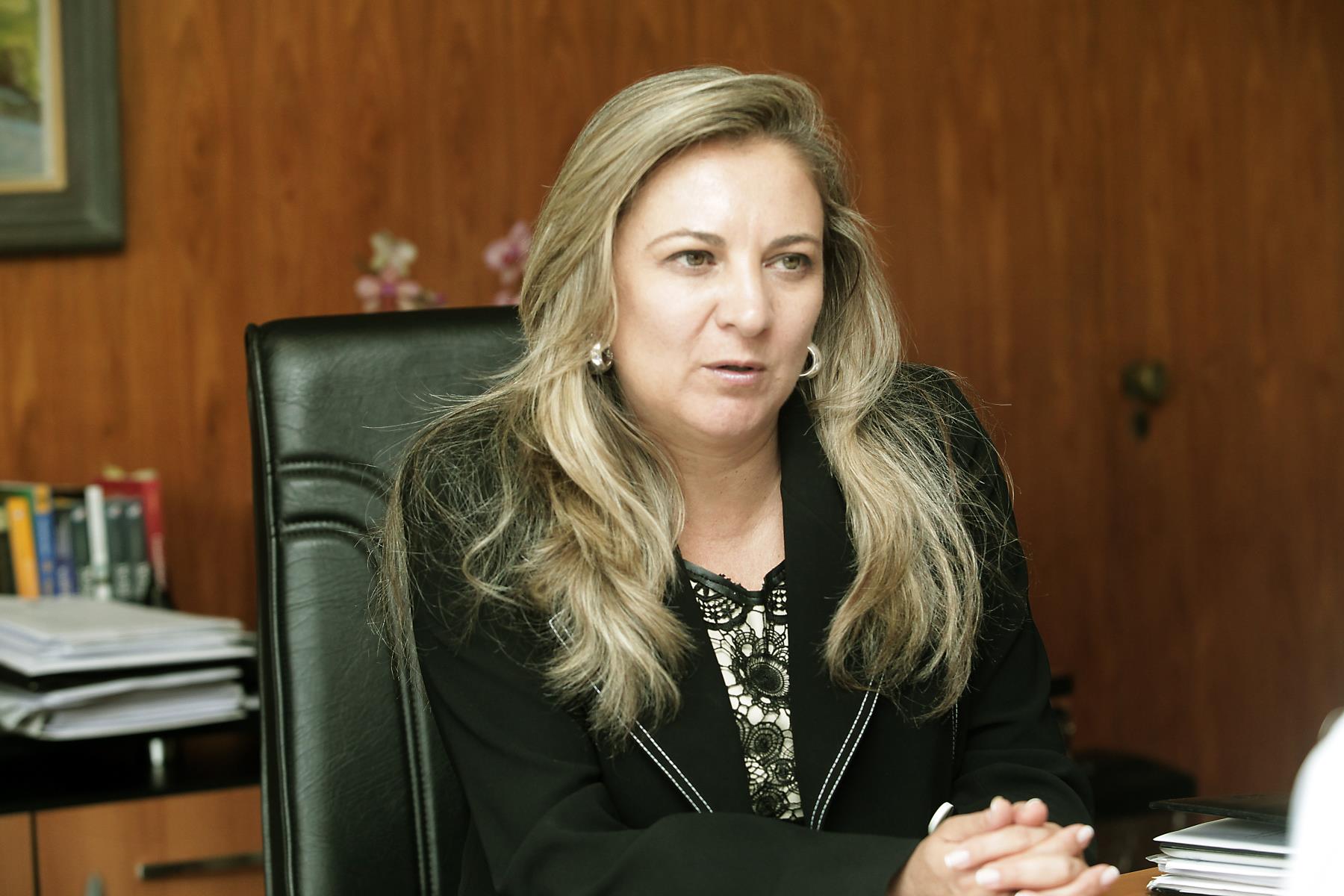 O Governo do Paraná transferiu R$ 5,01 bilhões para as contas dos municípios referentes às participações no ICMS e IPVA arrecadados entre janeiro e outubro deste ano. O valor é 10,63% maior que o repassado no mesmo período de 2012, quando foram transferidos R$ 4,53 bilhões. No mês passado, os depósitos nas contas das prefeituras foram de R$ 454,7 milhões, com aumento de 5,86% sobre os R$ 429,5 milhões de outubro do ano anterior.