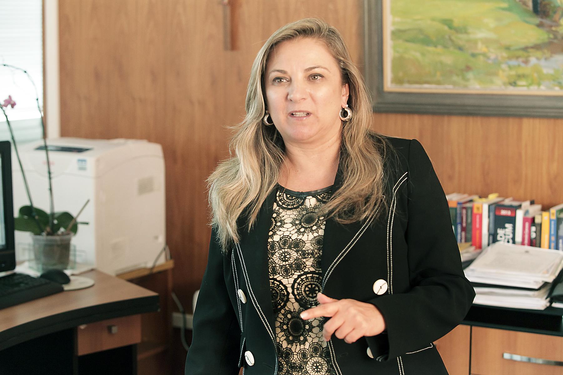 O Governo do Estado transferiu aos municípios no ano passado R$ 6,2 bilhões referentes ao Imposto sobre Circulação de Mercadorias e Serviços (ICMS) e Imposto sobre Propriedade de Veículo Automotivo (IPVA). O volume de recursos representa um acréscimo de R$ 831 milhões em relação às transferências feitas de janeiro a dezembro de 2012, quando os repasses somaram R$ 5,37 bilhões. O aumento nominal foi de 15,46%.