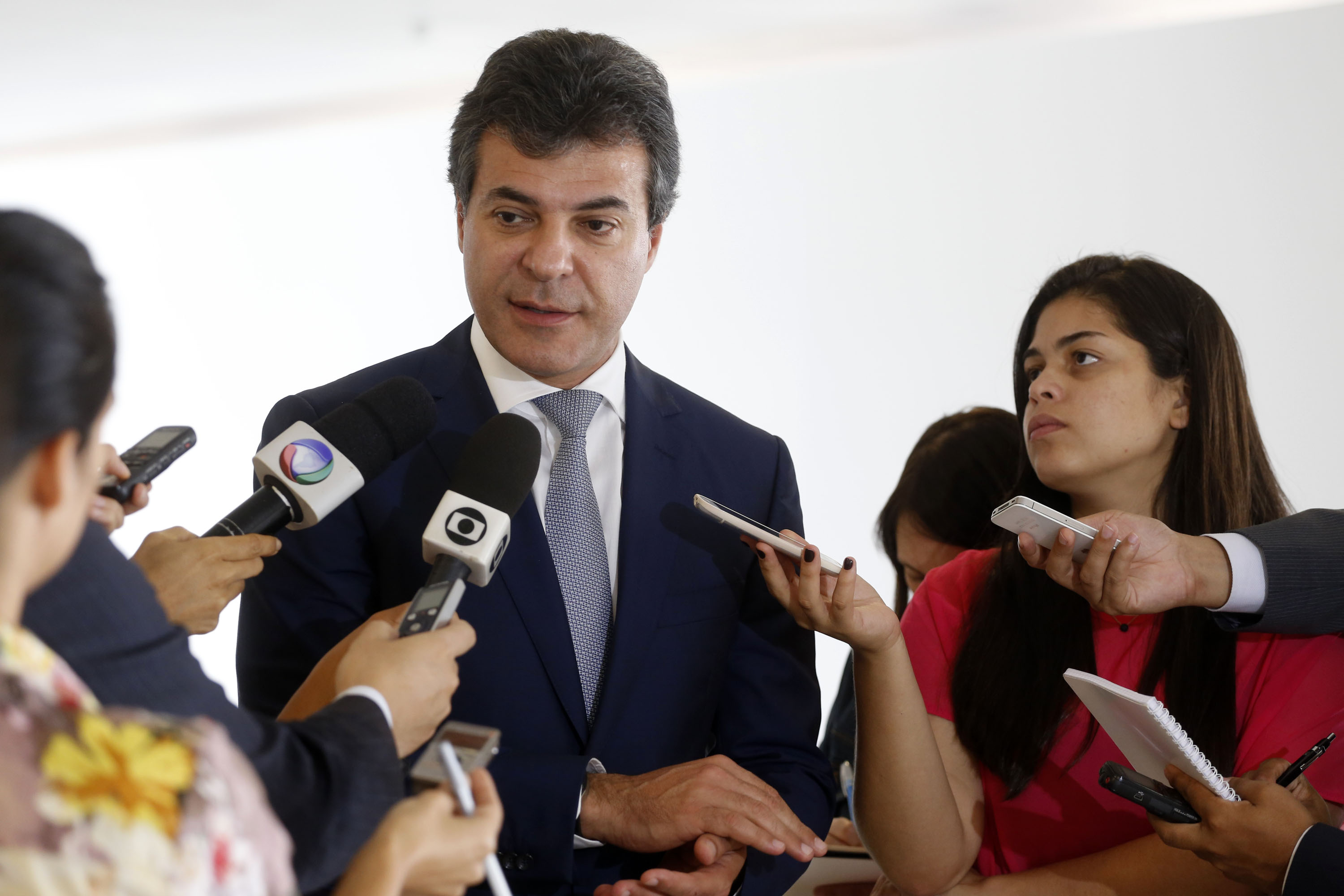 O governador Beto Richa afirmou nesta quarta-feira (12/02) que a liberação dos recursos do Programa de Apoio ao Investimento dos Estados e Distrito Federal (Proinveste), garantida por liminar do ministro Marco Aurélio Mello, do Supremo Tribunal Federal (STF), corrige uma injustiça que vinha sendo imposta ao Estado e que atingia a todos os paranaenses.