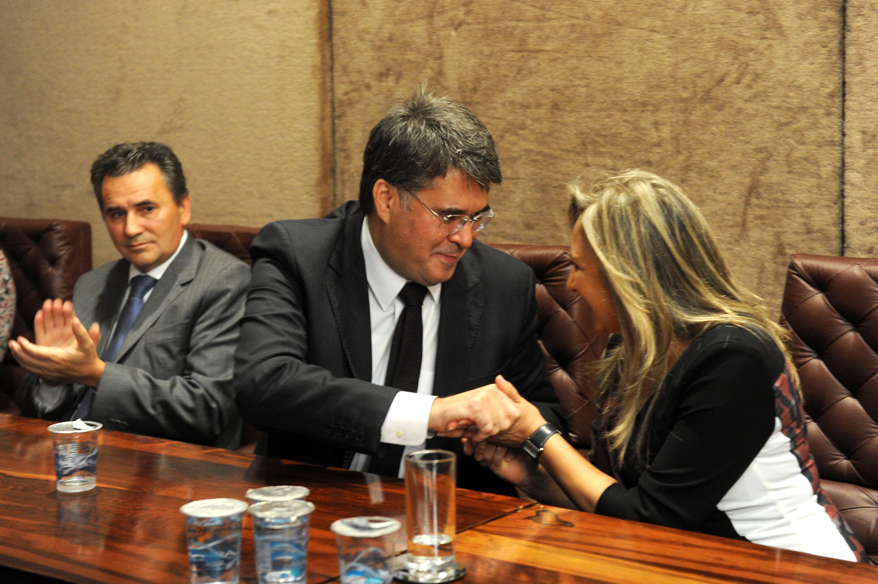 “Trabalho, trabalho e trabalho.” Assim o novo secretário da Fazenda, Luiz Eduardo Sebastiani, definiu como será sua gestão à frente da pasta. Ele destacou que para isso conta com um grupo de elite do funcionalismo público, ao se referir aos auditores fiscais e demais funcionários da secretaria e da Receita Estadual.