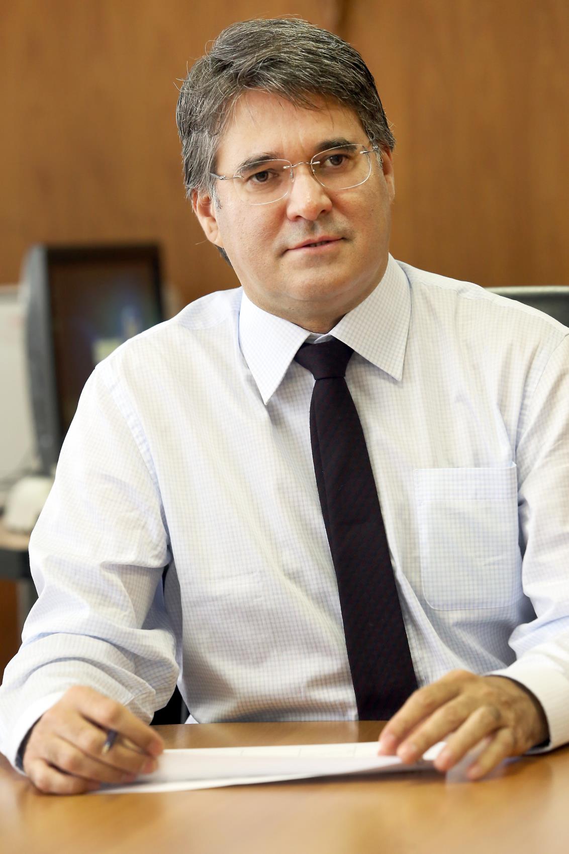 Entre janeiro e abril deste ano, o Governo do Paraná transferiu aos municípios R$ 2,34 bilhões da cota do Imposto sobre Circulação de Mercadorias e Serviços (ICMS) e do Imposto sobre Propriedade de Veículo Automotor (IPVA). O valor corresponde a um aumento nominal de 11,7% sobre os R$ 2,1 bilhões repassados às prefeituras em igual período de 2013.